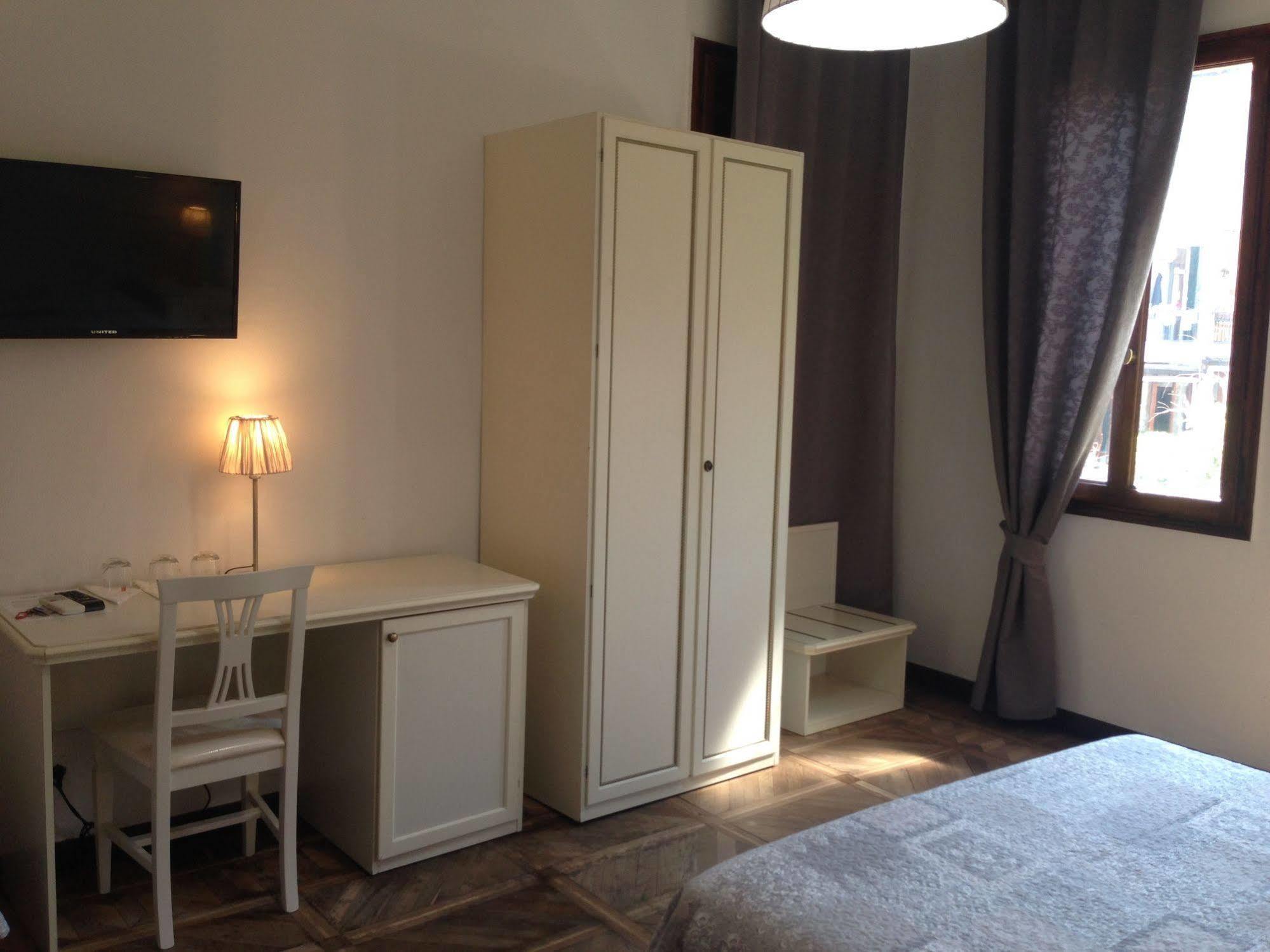 Guest House Loredana Βενετία Εξωτερικό φωτογραφία